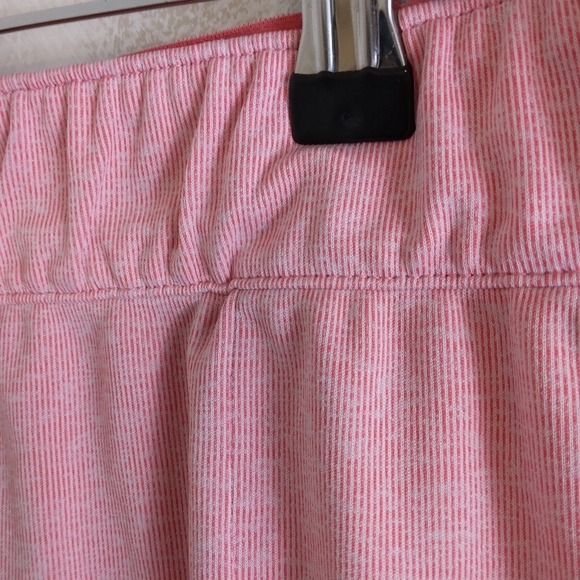 XL Nike Dri-Fit Shorts Red and White Stripe Drawstring and Elastic - Picture 2 of 8